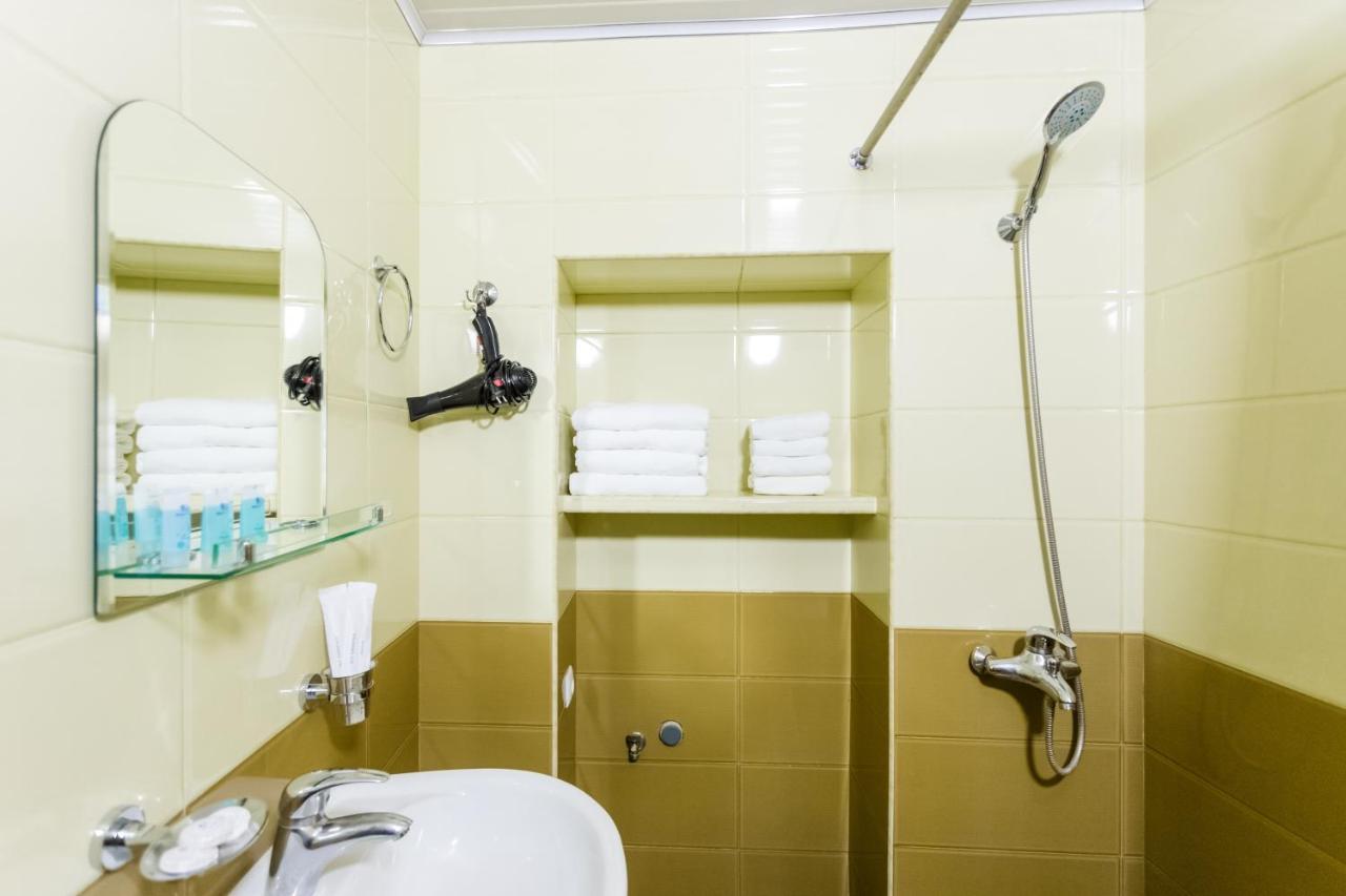 Rustaveli Two Bedroom Apartment With 5 Star Location Tiflis Exterior foto