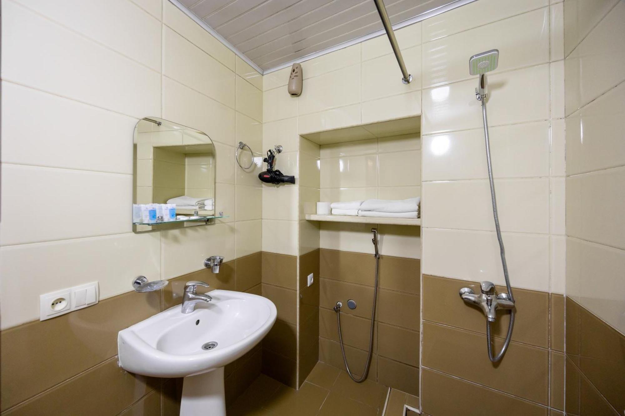 Rustaveli Two Bedroom Apartment With 5 Star Location Tiflis Exterior foto