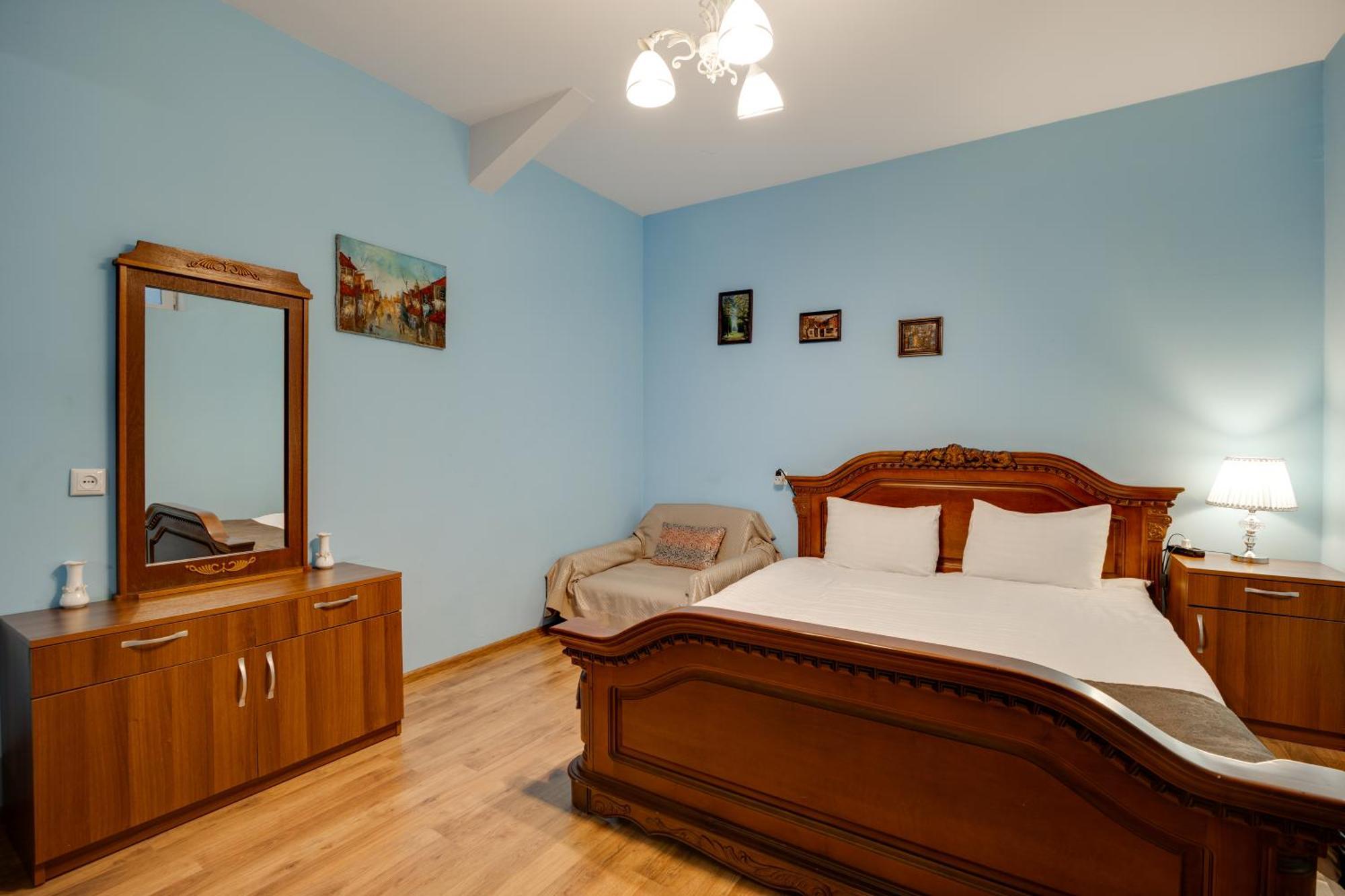 Rustaveli Two Bedroom Apartment With 5 Star Location Tiflis Exterior foto